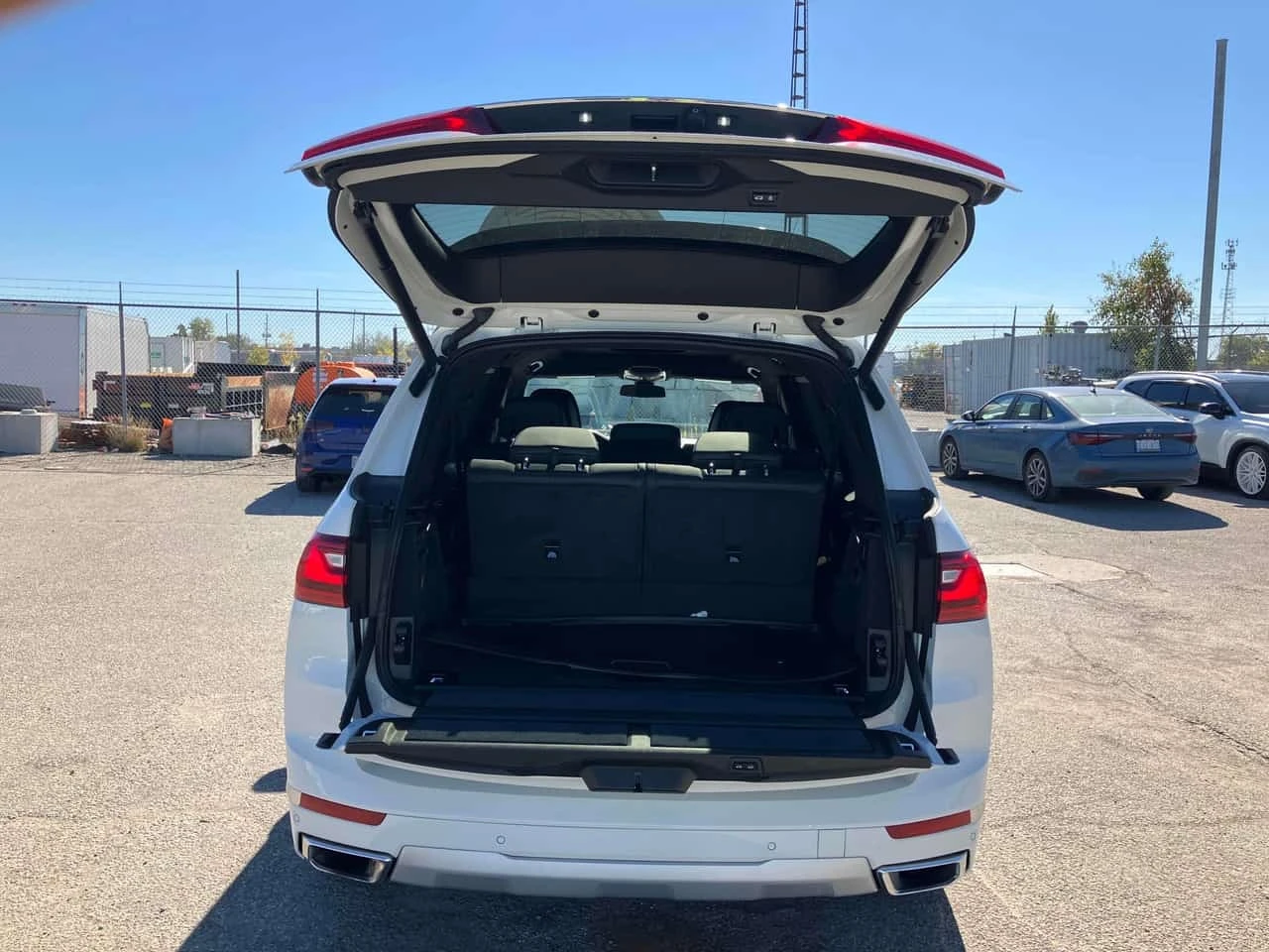 BMW X7 * xDrive40i * CARFAX * ����� �� ����������� | Mobile.bg � ����������� 17