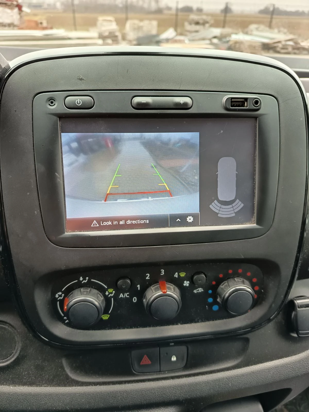 Opel Vivaro 1.6 - изображение 9