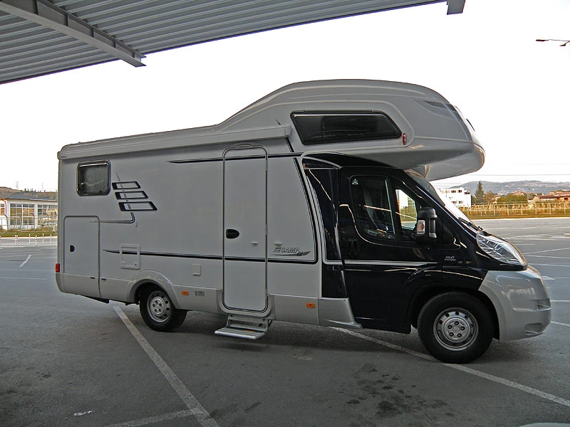 Кемпер HYMER / ERIBA C614, снимка 5 - Каравани и кемпери - 56346314