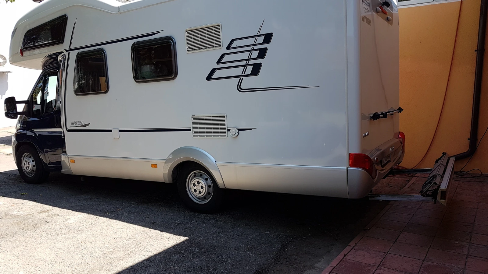 Кемпер HYMER / ERIBA C614, снимка 3 - Каравани и кемпери - 56346314