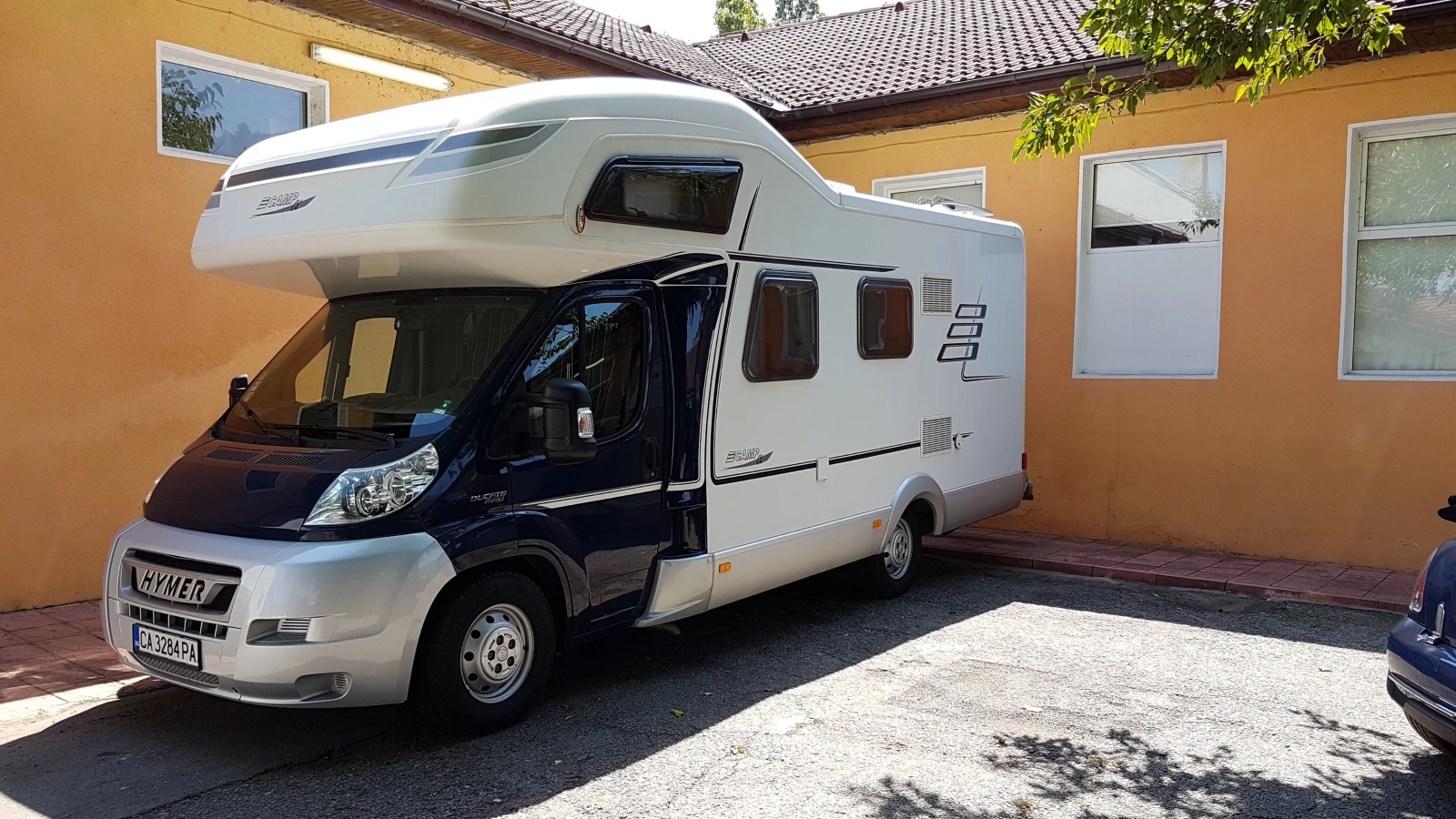 Кемпер HYMER / ERIBA C614, снимка 2 - Каравани и кемпери - 56346314