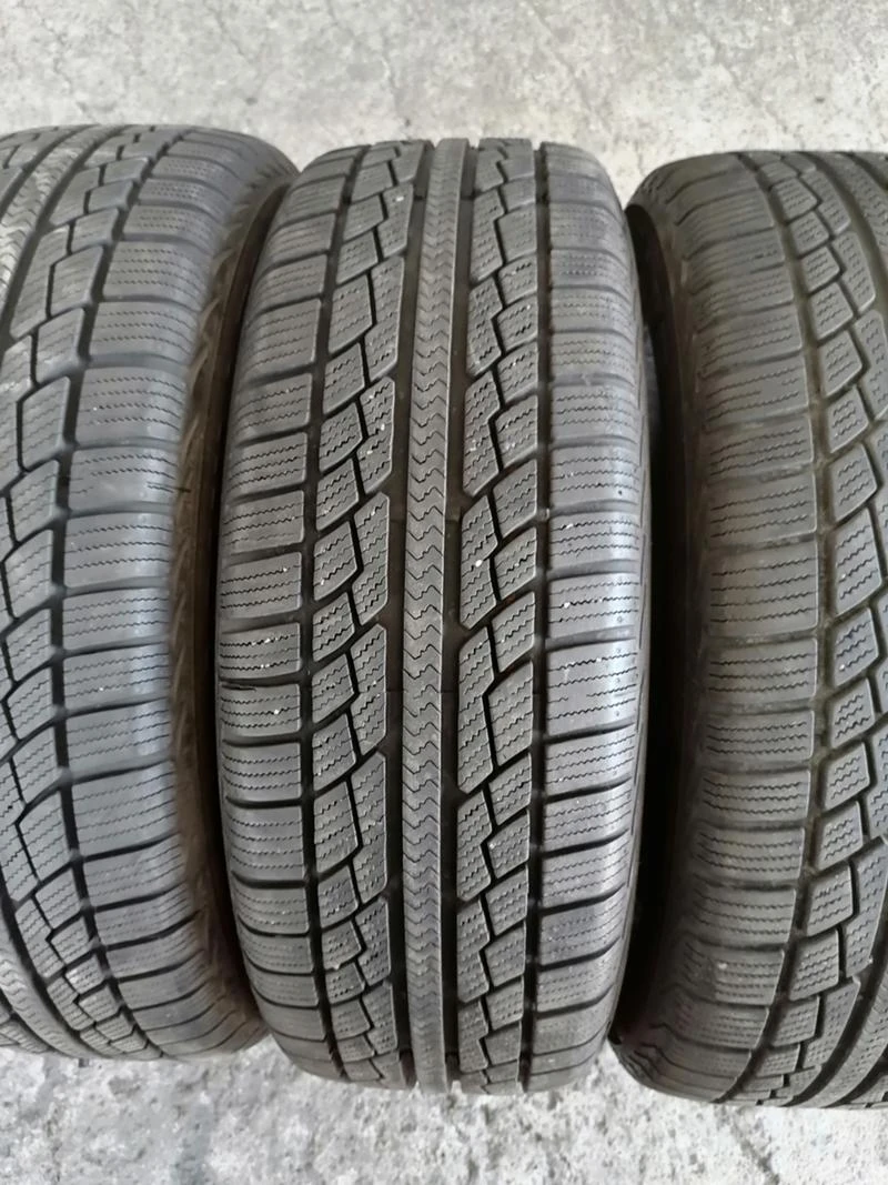 Гуми Зимни 215/55R18, снимка 4 - Гуми и джанти - 29889085