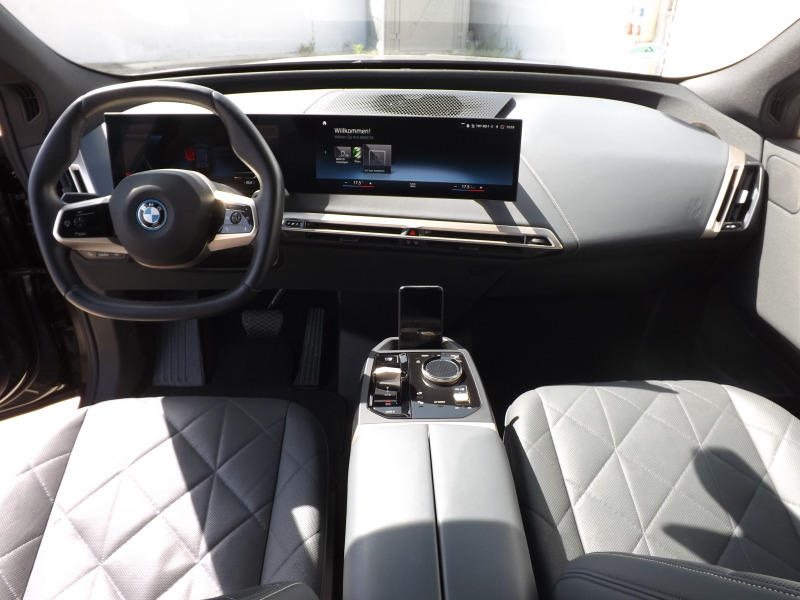 BMW iX 40 xDrive, снимка 12 - Автомобили и джипове - 45877022
