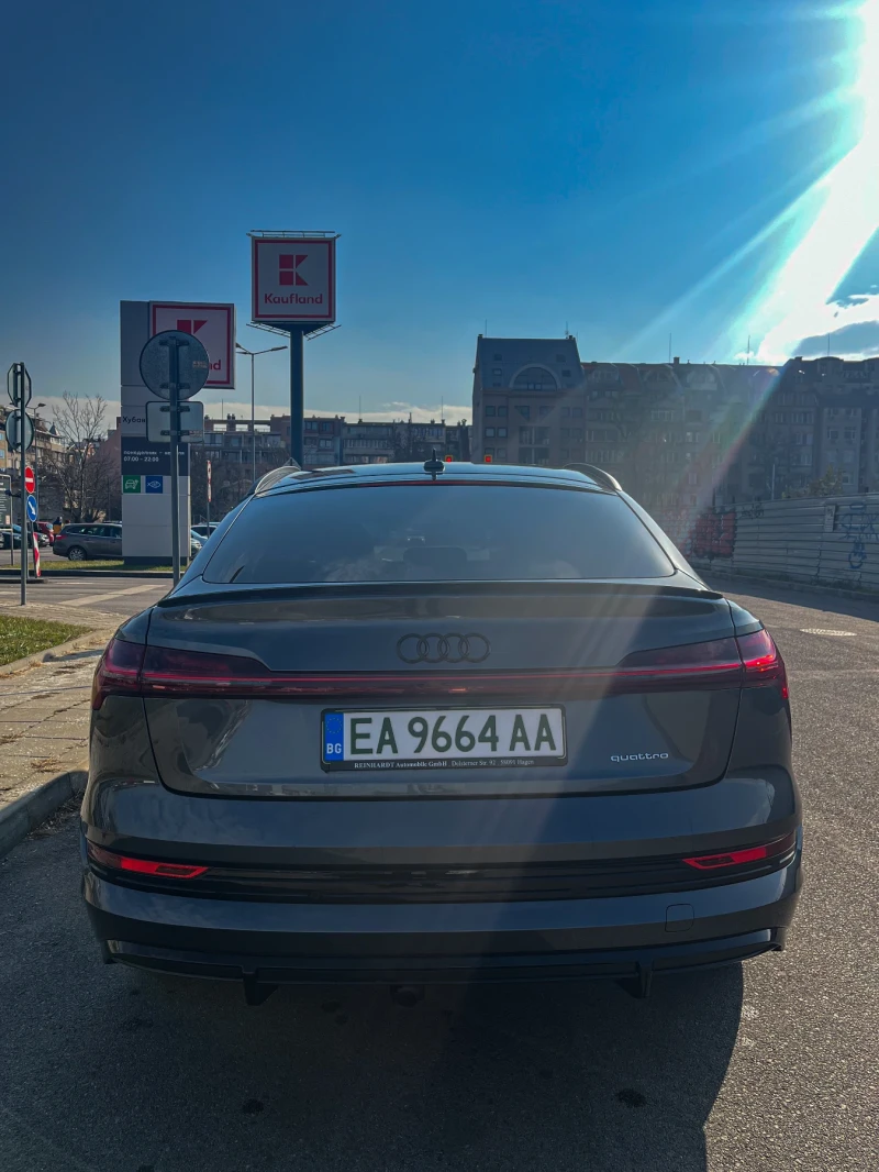 Audi E-Tron Sportback S Line, снимка 5 - Автомобили и джипове - 48168419