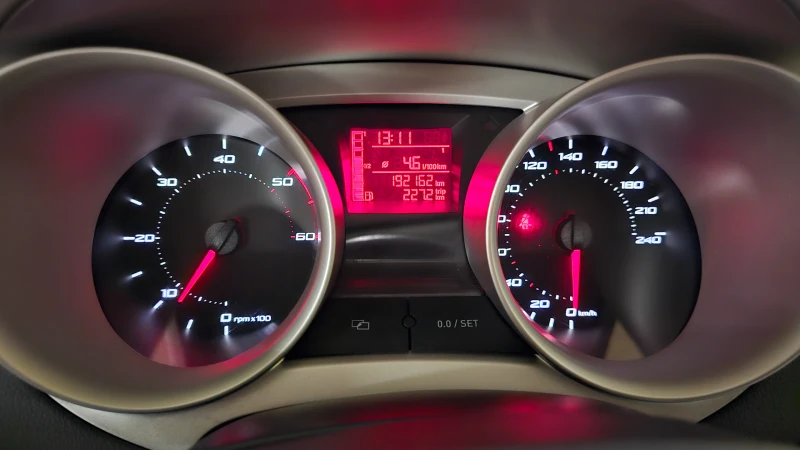 Seat Ibiza 1.6, снимка 4 - Автомобили и джипове - 51611685