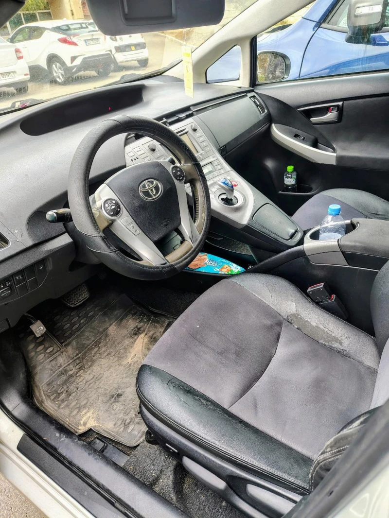 Toyota Prius, снимка 3 - Автомобили и джипове - 52339564