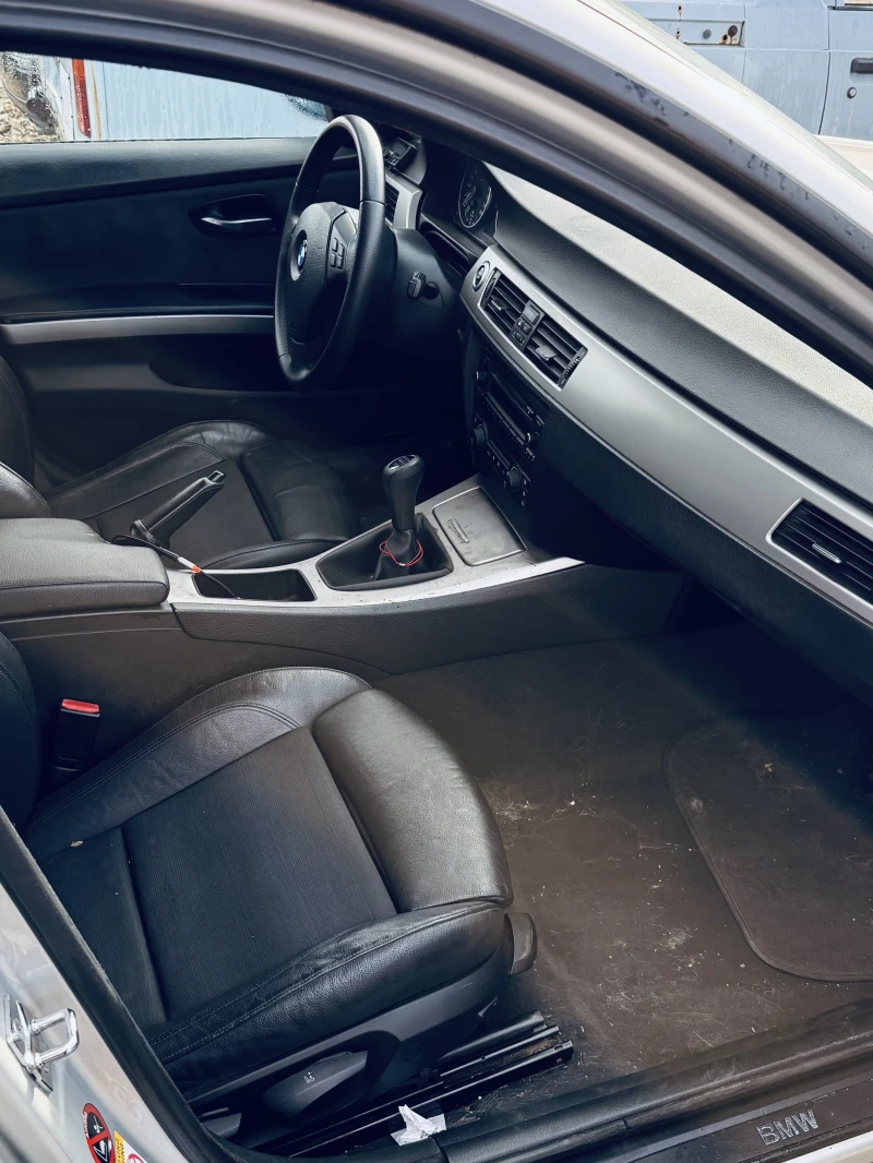 BMW 320, снимка 9 - Автомобили и джипове - 52639692