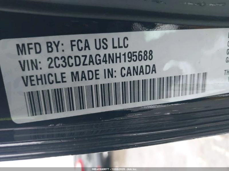 Dodge Challenger 3.6L V-6 DOHC, VVT, 303HP Rear Wheel Drive, снимка 15 - Автомобили и джипове - 52914119