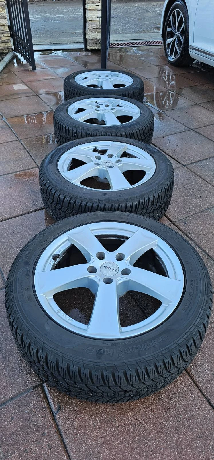 VW Passat Lim. Highline Distronic* DSG* Подгреви, снимка 13 - Автомобили и джипове - 52483449