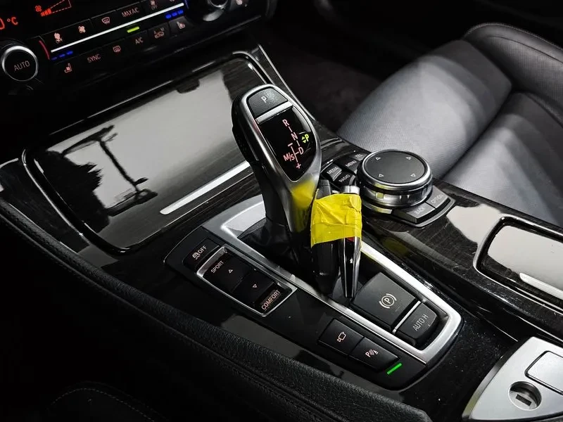 BMW 528 i Luxury Plus - САМО 30% АВАНС, снимка 9 - Автомобили и джипове - 55803151