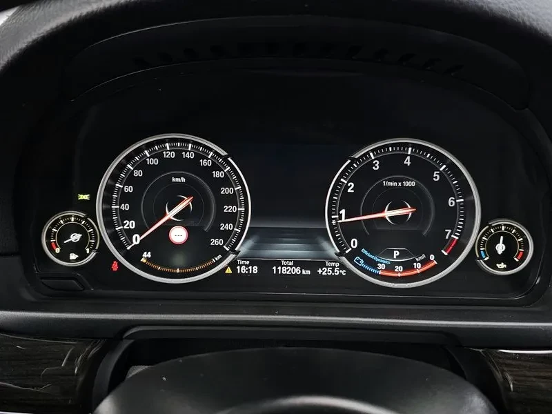 BMW 528 i Luxury Plus - САМО 30% АВАНС, снимка 8 - Автомобили и джипове - 55803151