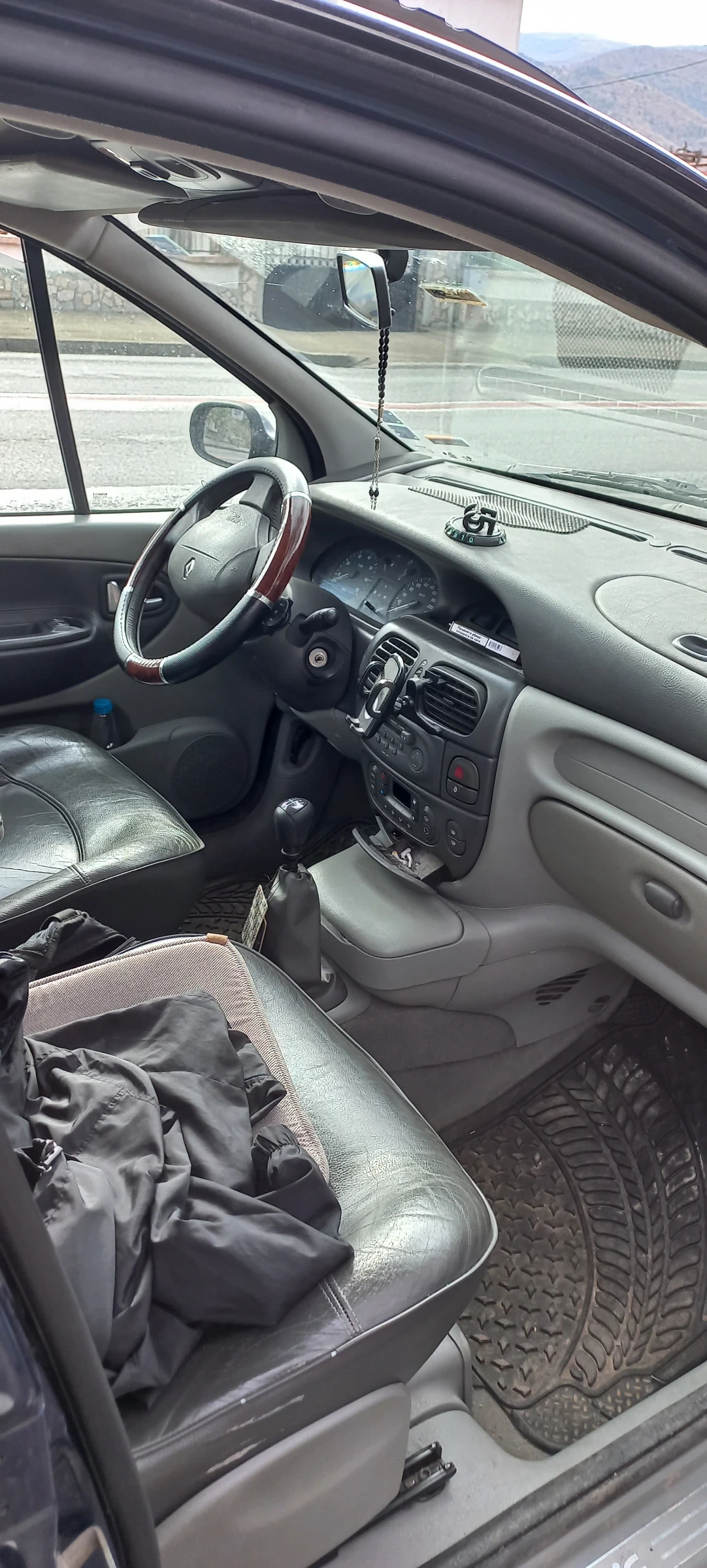 Renault Megane 1.8 - изображение 4