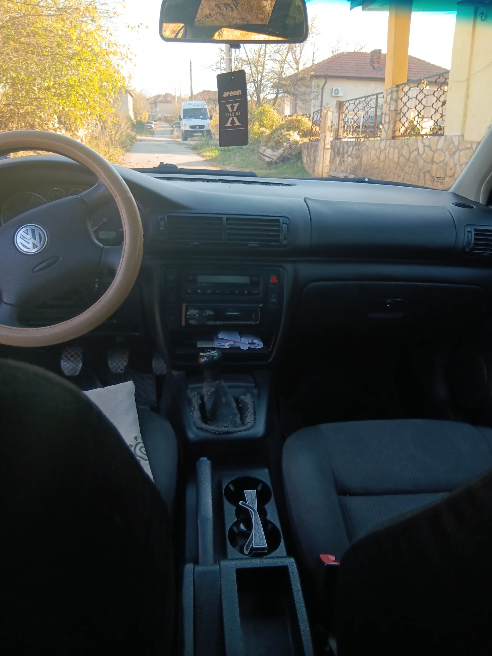 VW Passat 1, 9 - изображение 10