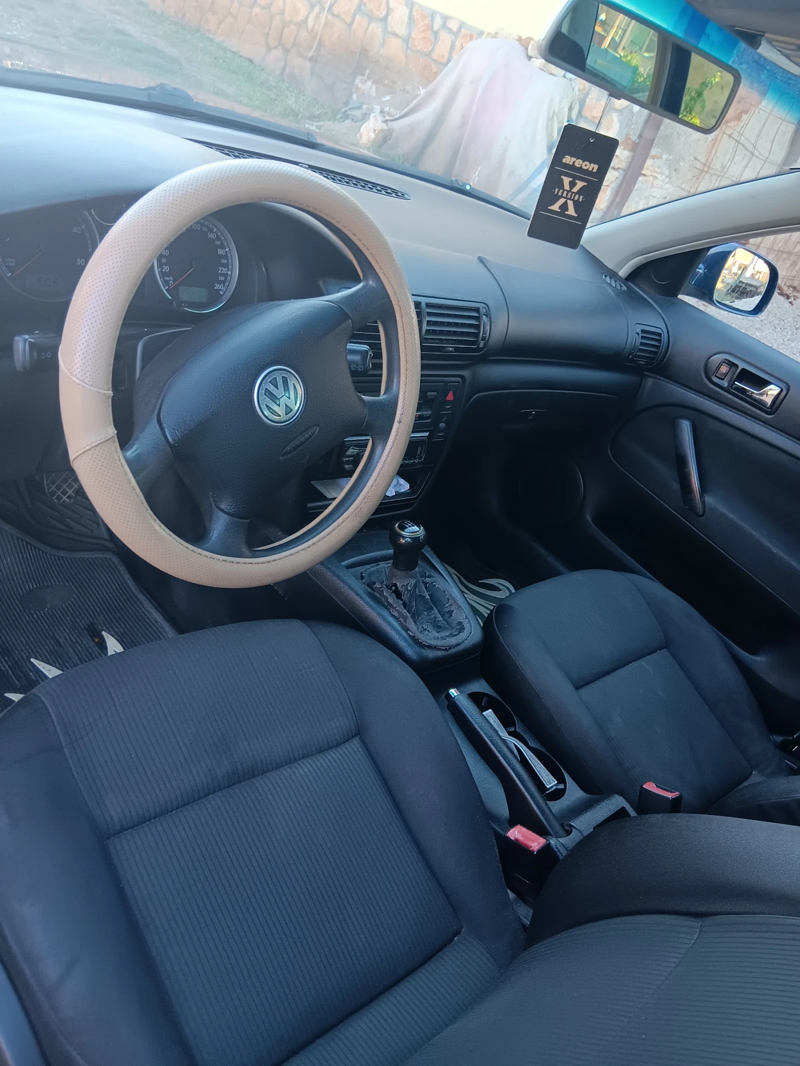 VW Passat 1, 9 - изображение 3