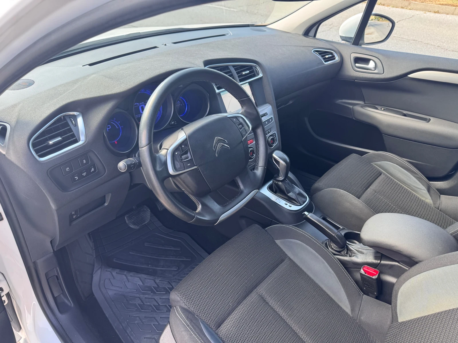 Citroen C4 1.6HDI 120кс* Автомат* NAVI* ПЕРФЕКТЕН - изображение 10