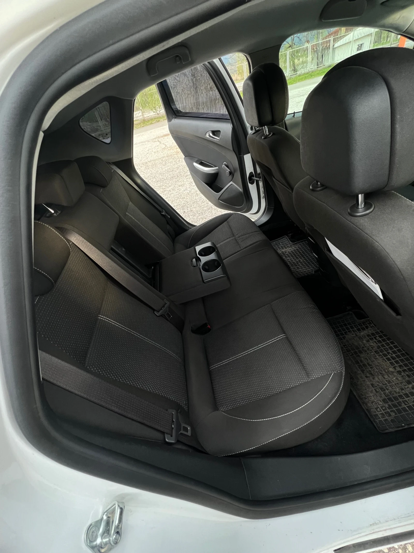 Opel Astra J - изображение 8