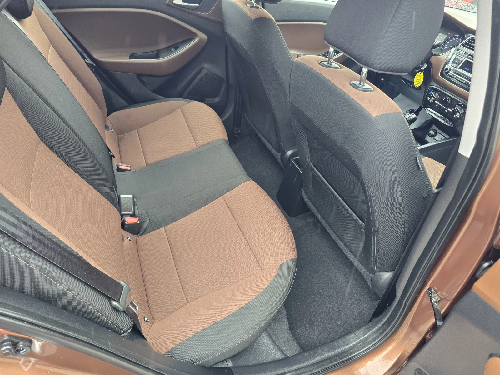 Hyundai I20 1.2i-85k.c-84000km.-ITALIA-EURO-6 - изображение 10