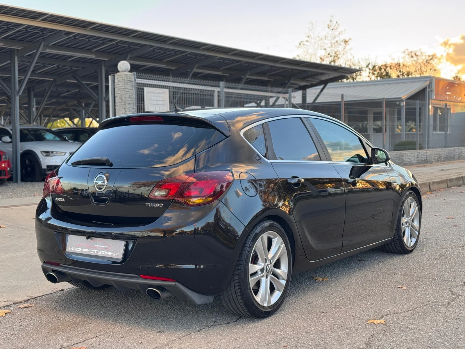 Opel Astra 1.6TURBO 180кс * ПЕРФЕКТЕН*  - изображение 5