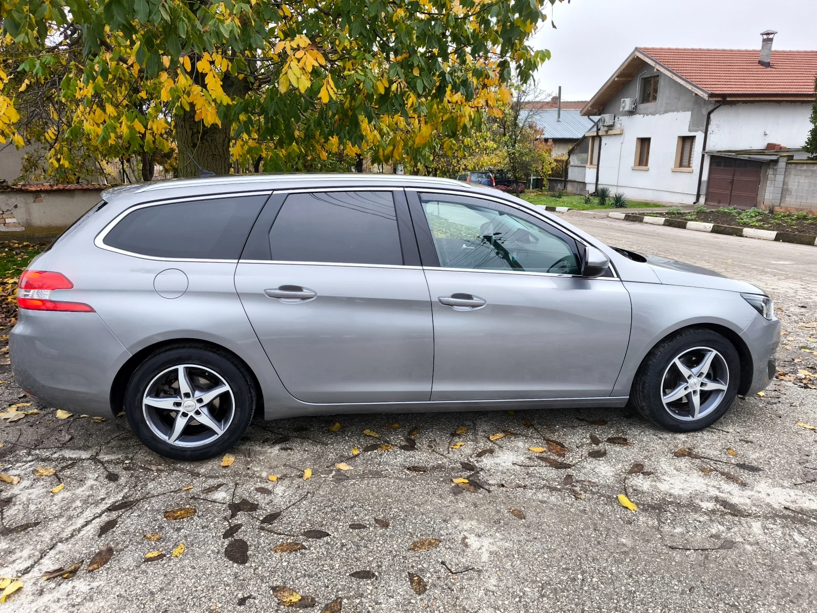 Peugeot 308 Mk II Allure - изображение 4