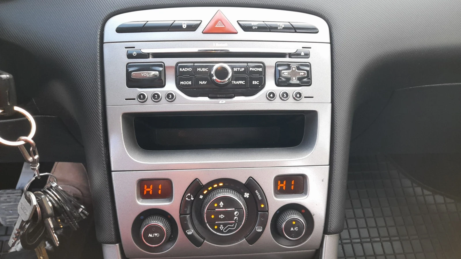 Peugeot 308 1.6hdi 90kc FaceLift  | Mobile.bg   13