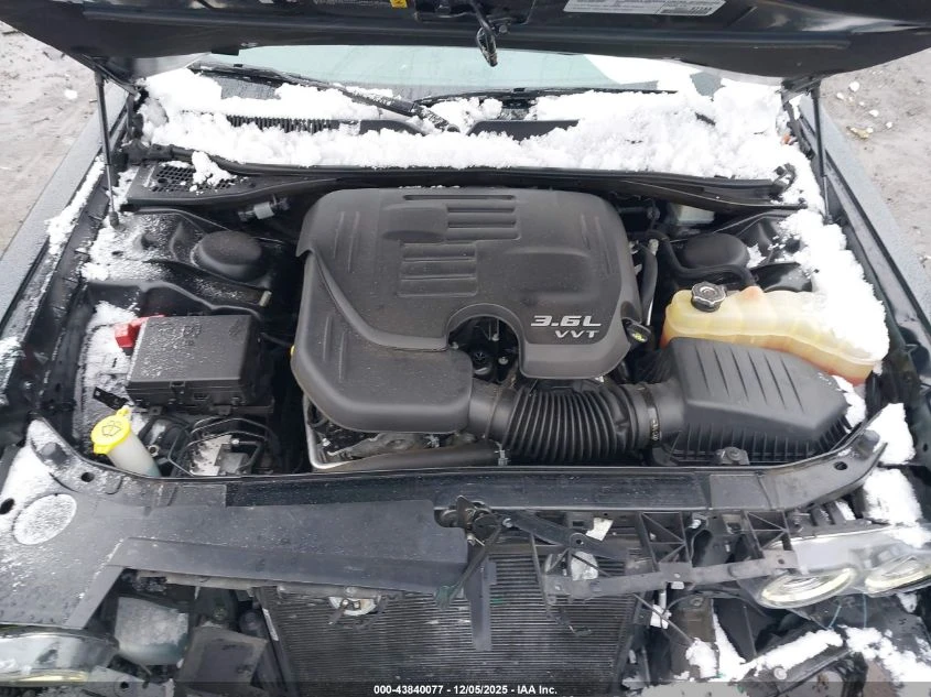 Dodge Challenger 3.6L V-6 DOHC, VVT, 303HP Rear Wheel Drive | Mobile.bg � ����������� 16