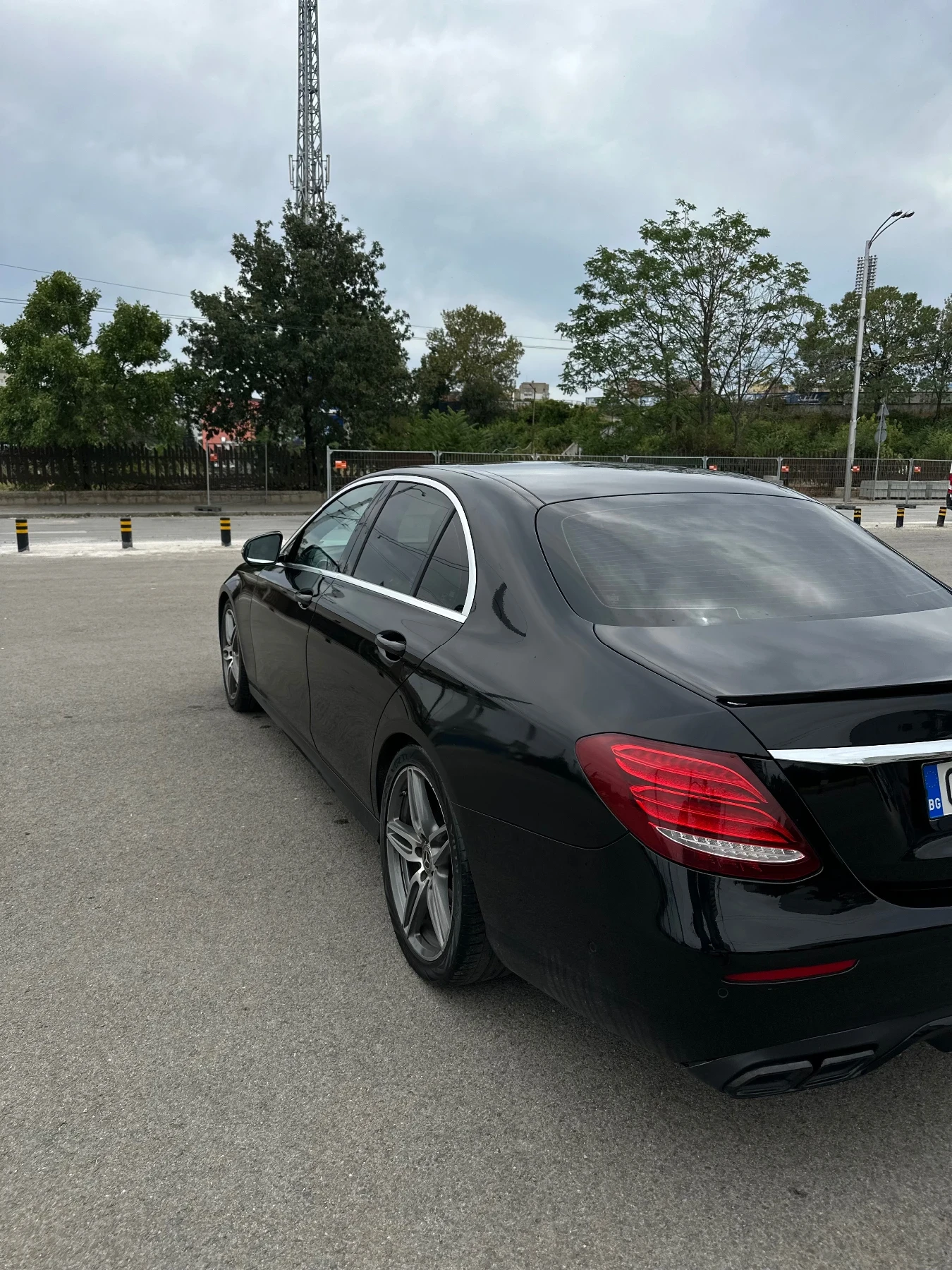 Mercedes-Benz E 220, снимка 9 - Автомобили и джипове - 53723094