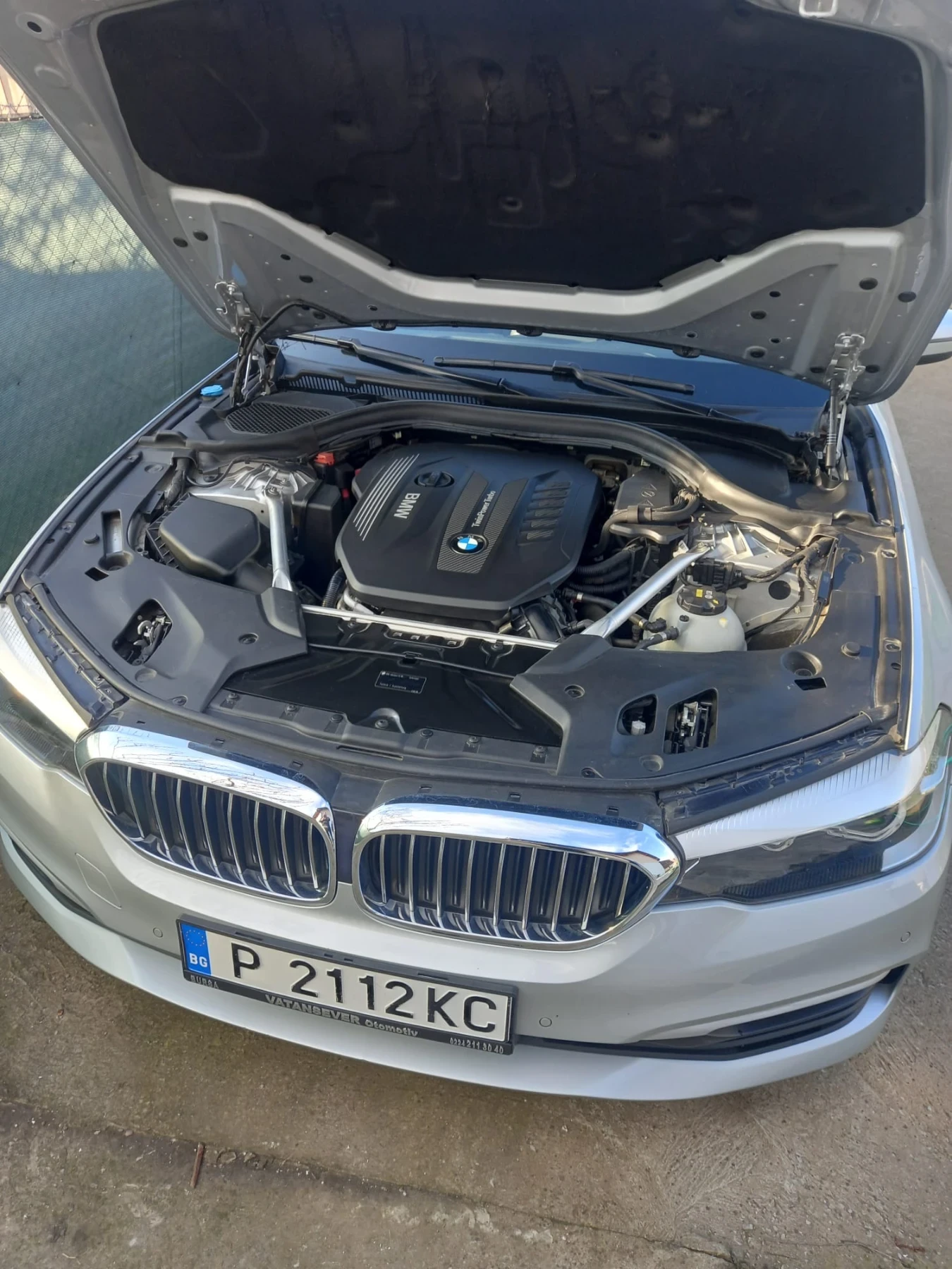 BMW 530 G31 530 NAVI/LED/Кожа/4х4, снимка 10 - Автомобили и джипове - 54045104