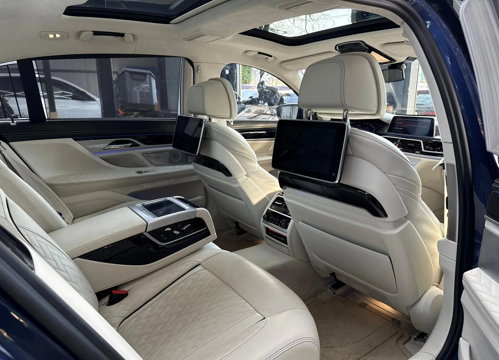 Alpina B7 4.4 Twin Turbo, снимка 11 - Автомобили и джипове - 54126744