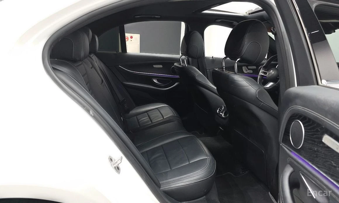 Mercedes-Benz E 220, снимка 12 - Автомобили и джипове - 54152466