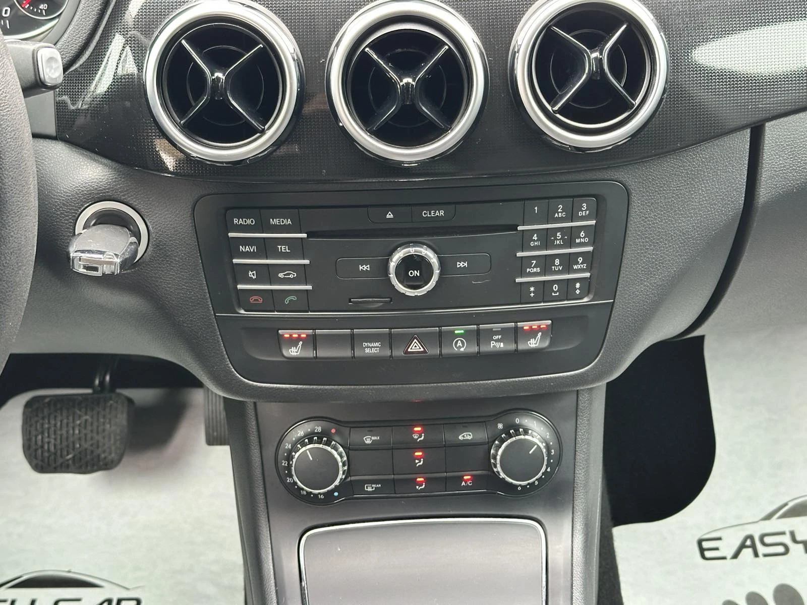 Mercedes-Benz B 200 NAVI/LED/, снимка 8 - Автомобили и джипове - 54190736