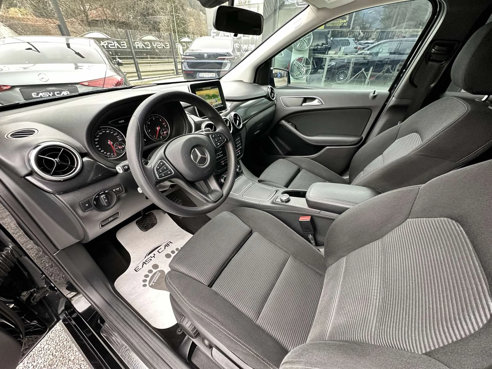 Mercedes-Benz B 200 NAVI/LED/, снимка 6 - Автомобили и джипове - 54190736