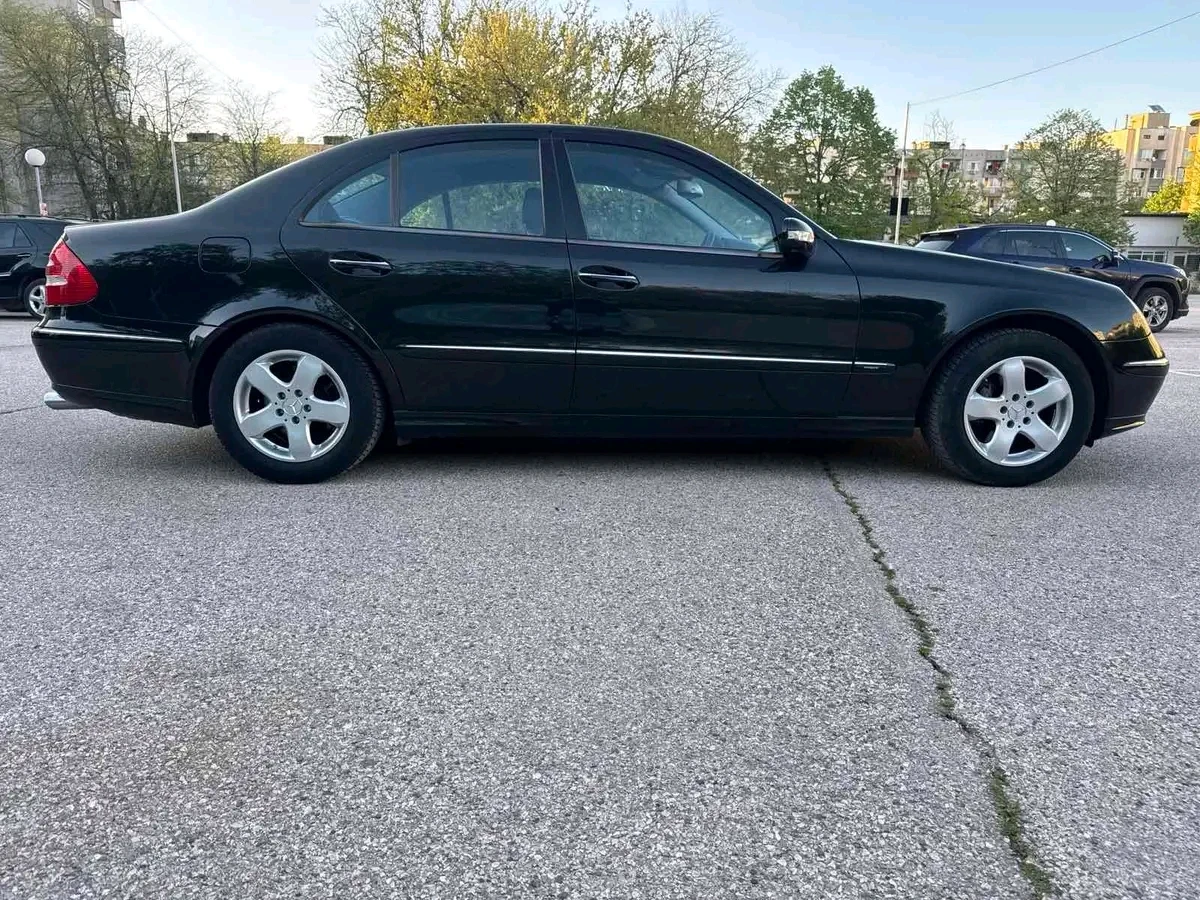 Mercedes-Benz E 320, снимка 2 - Автомобили и джипове - 54866124