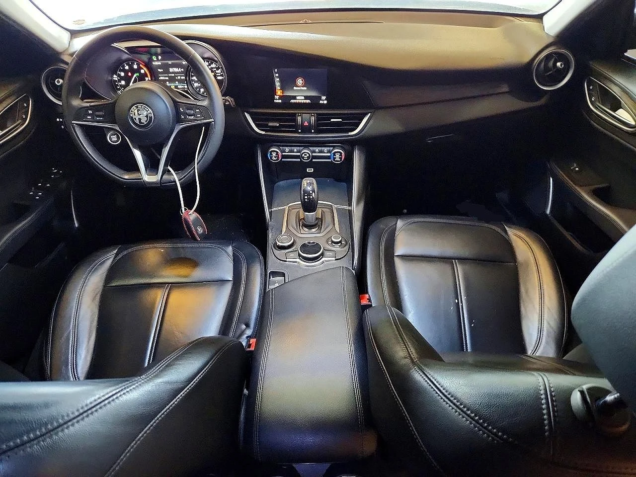 Alfa Romeo Giulia RWD* ПОДГРЕВ* КАМЕРА* КОЖА* KEYLESS* , снимка 7 - Автомобили и джипове - 55724608