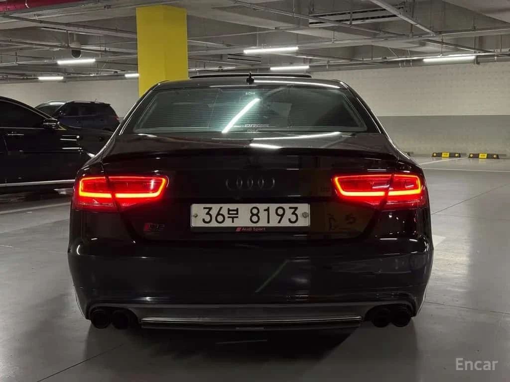 Audi S8 4.0 TFSI quattro | ШИБИДАХ | ОБДУХВАНЕ | 360 | , снимка 3 - Автомобили и джипове - 56248435