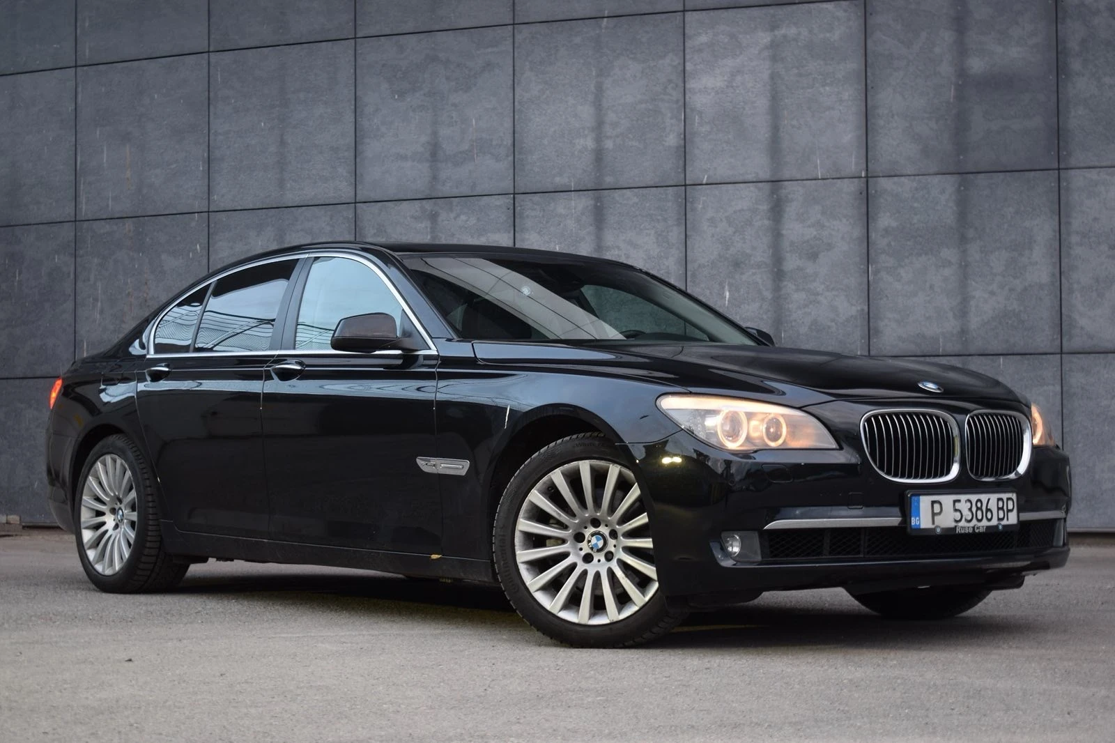 BMW 740 Сменени вериги , снимка 14 - Автомобили и джипове - 56584796