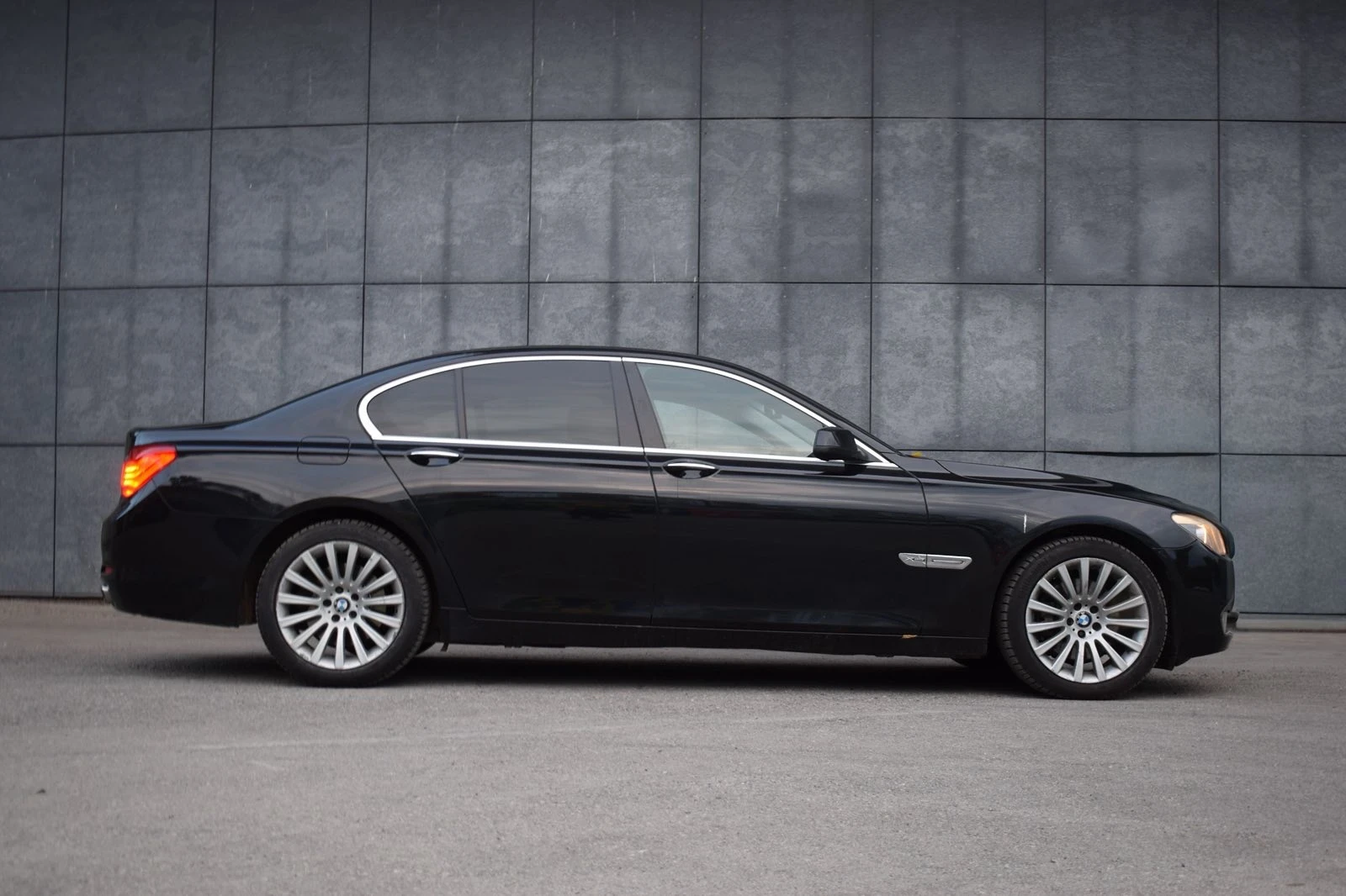 BMW 740 Сменени вериги , снимка 13 - Автомобили и джипове - 56584796