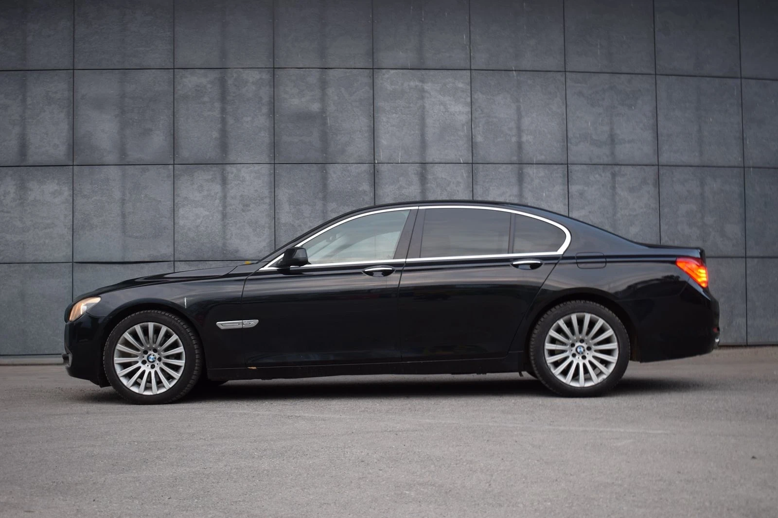 BMW 740 Сменени вериги , снимка 9 - Автомобили и джипове - 56584796