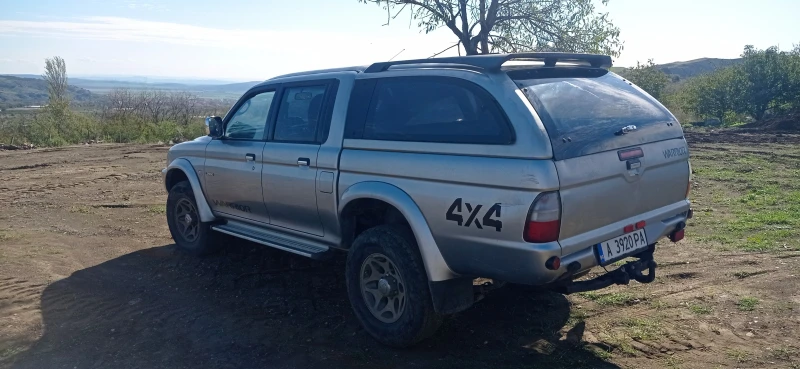 Mitsubishi L200, снимка 4 - Автомобили и джипове - 47592372