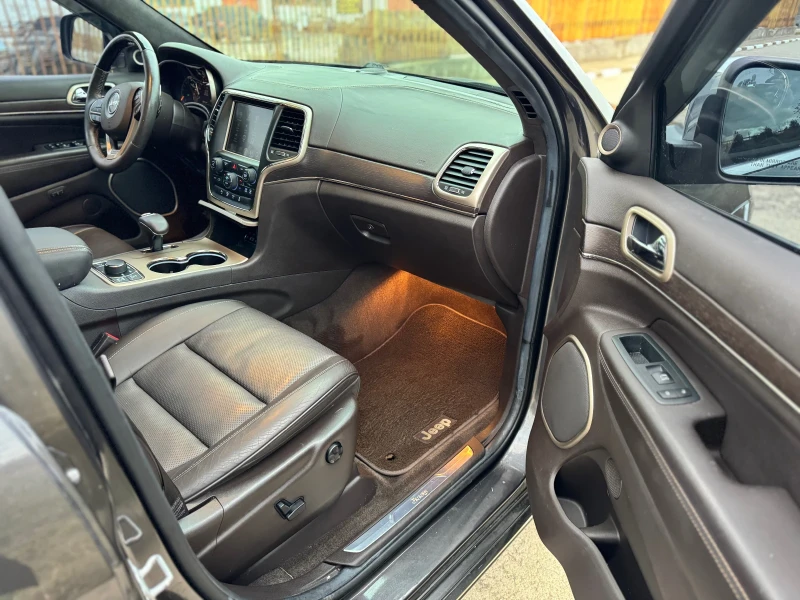 Jeep Grand cherokee 5.7HEMI SUMMIT FULL TOP, снимка 9 - Автомобили и джипове - 48143700