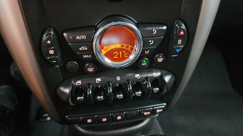 Mini Countryman 2.0D 4x4/6skorosti/Klimatronik, снимка 15 - Автомобили и джипове - 51024837