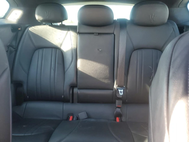 Maserati Levante Q4 AWD* DISTRONIC* PANO* КОЖА , снимка 10 - Автомобили и джипове - 52693695