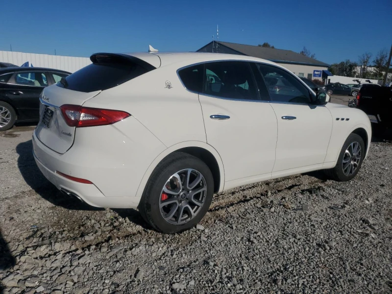 Maserati Levante Q4 AWD* DISTRONIC* PANO* КОЖА , снимка 3 - Автомобили и джипове - 52693695