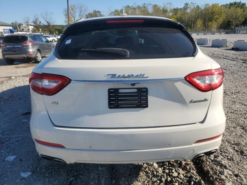 Maserati Levante Q4 AWD* DISTRONIC* PANO* КОЖА , снимка 6 - Автомобили и джипове - 52693695