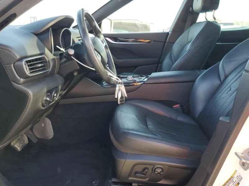 Maserati Levante Q4 AWD* DISTRONIC* PANO* КОЖА , снимка 7 - Автомобили и джипове - 52693695