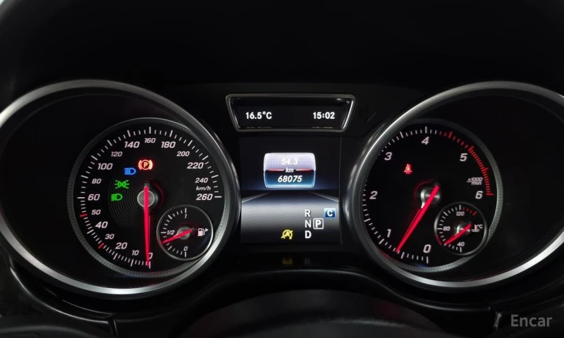 Mercedes-Benz GLE 350, снимка 8 - Автомобили и джипове - 53205385