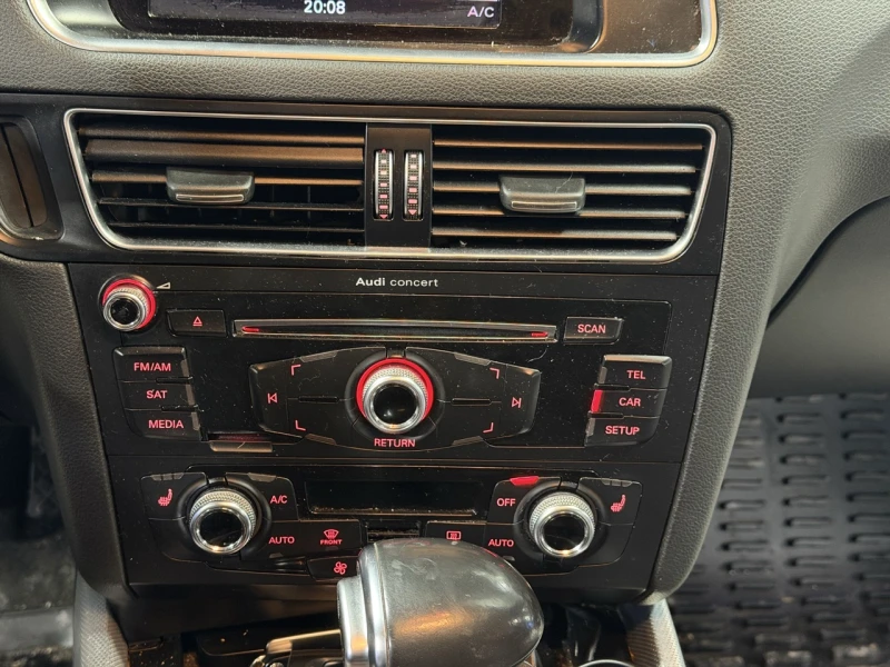 Audi Q5 QUATTRO * ПОДГРЕВ * ПАНОРАМА / ОТ ПРЕДСТАВИТЕЛСТВО, снимка 12 - Автомобили и джипове - 53563001