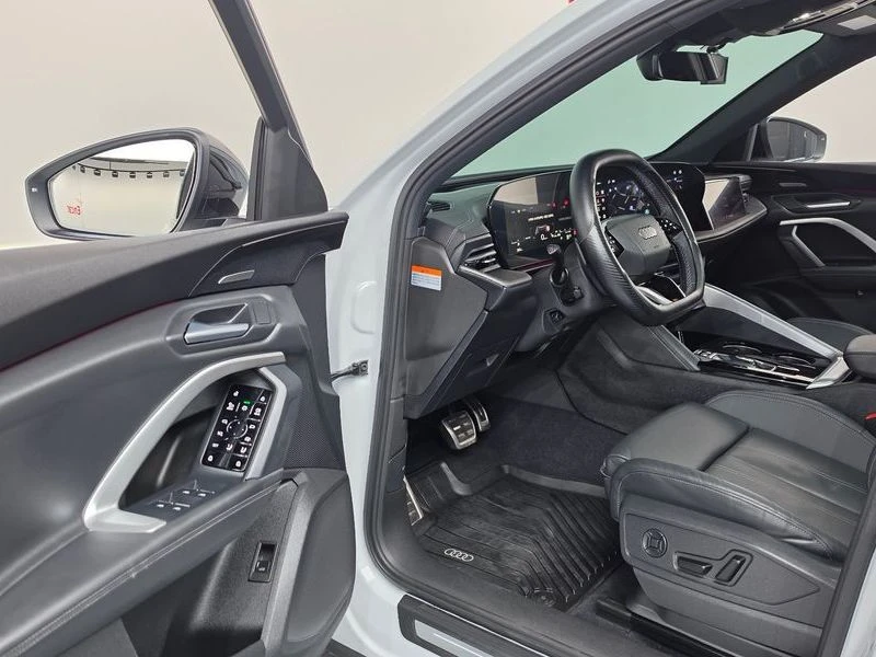 Audi Q5 40 TDI Quattro S Line Black Edition| 190к.с., снимка 10 - Автомобили и джипове - 55736741