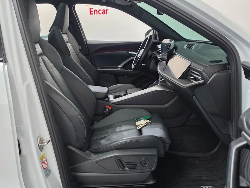 Audi Q5 40 TDI Quattro S Line Black Edition| 190к.с., снимка 11 - Автомобили и джипове - 55736741