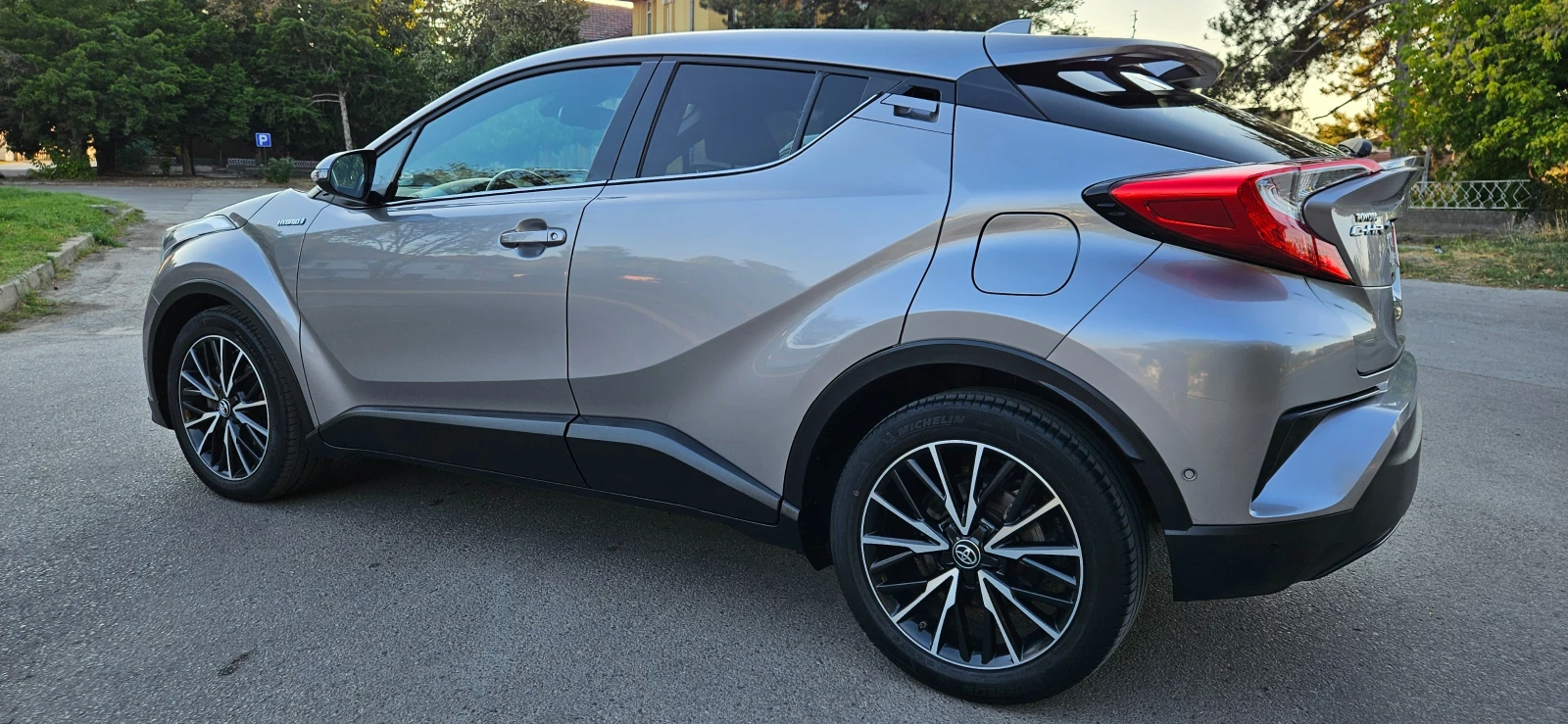 Toyota C-HR HYBRID* 1, 8i-98кс* 2017г* TV* DVD* NAVI* КОЖА* ТО - изображение 7