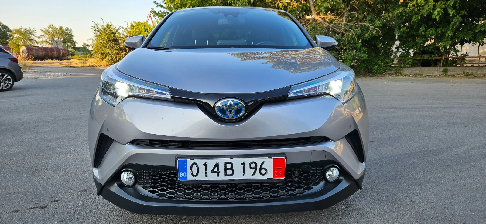 Toyota C-HR HYBRID* 1, 8i-98кс* 2017г* TV* DVD* NAVI* КОЖА* ТО - изображение 2